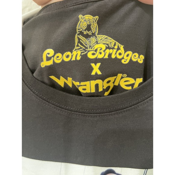 Wrangler x Leon Bridge Graphic Top Size Medium Short Sleeve StreetWear - Picture 5 of 9